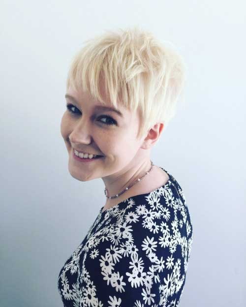 Blonde Layered Short Hair
