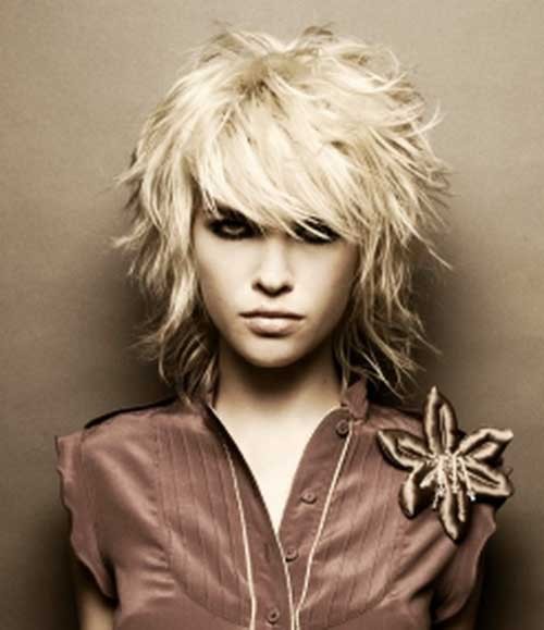 Cutest Shaggy Hairstyle with Bangs