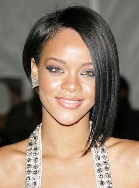 Rihanna’s Fabulous Asymmetric Bob Haircut