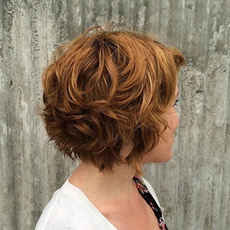 Short Layered Wavy Hairstyles