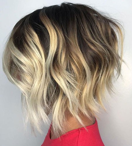 Stacked Wavy Bob