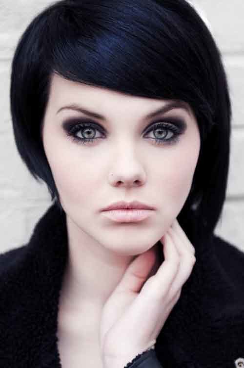 Short haircuts for oval faces
